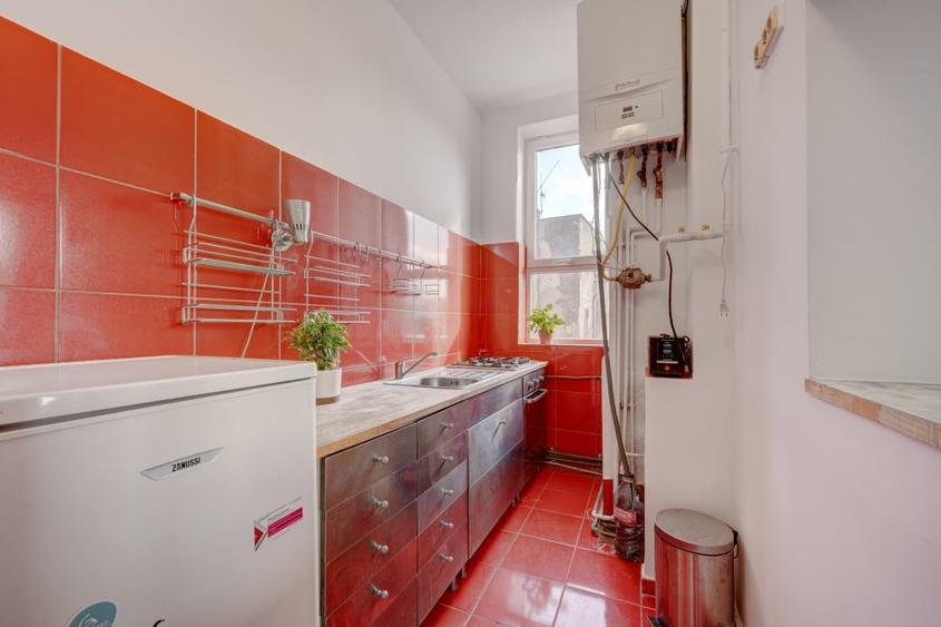 Apartament cu 3 camere semidecomandat în Eminescu