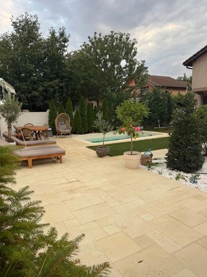Casă individuală cu 4 camere cu Piscina în Exterior Est
