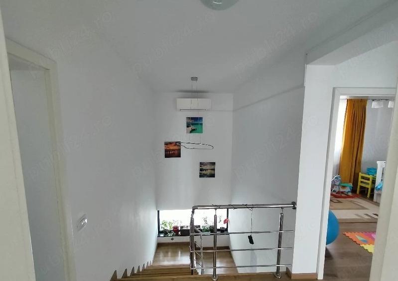 Duplex cu 4 camere cu Canalizare în Popas Păcurari