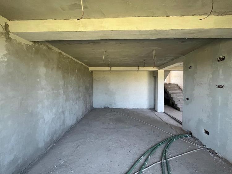 Casă individuală cu 4 camere cu Canalizare în Aeroport