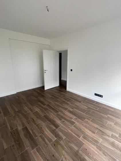Apartament cu 22 camere semidecomandat în Furnica
