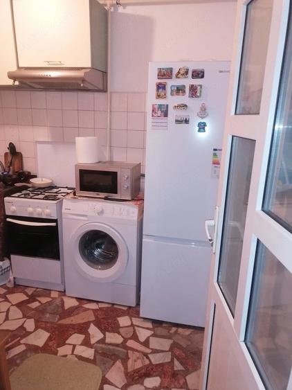 Apartament cu 3 camere semidecomandat în Tomis Nord