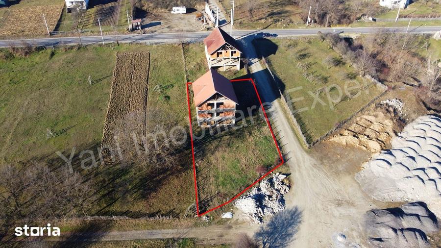 Casă cu Teren 795 Mp în Corbeni