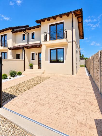 Duplex cu 4 camere cu Teren 365 Mp în Săcălaz