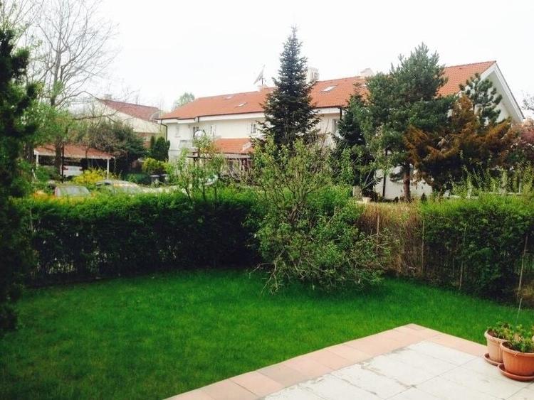 Casă cu 5 camere cu Teren 255 Mp în Pipera