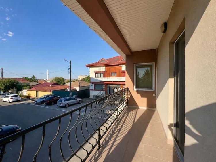 Duplex cu 4 camere cu Garaj în Vest