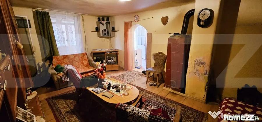 Casă cu 2 camere cu Teren 720 Mp în Central