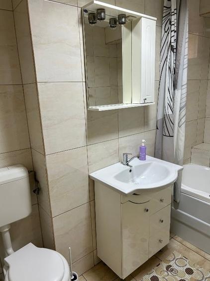 Apartament cu 3 camere decomandat, mobilat în Centrul Civic