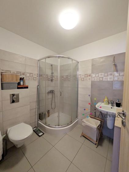 Apartament cu 3 camere decomandat, mobilat în Tractorul