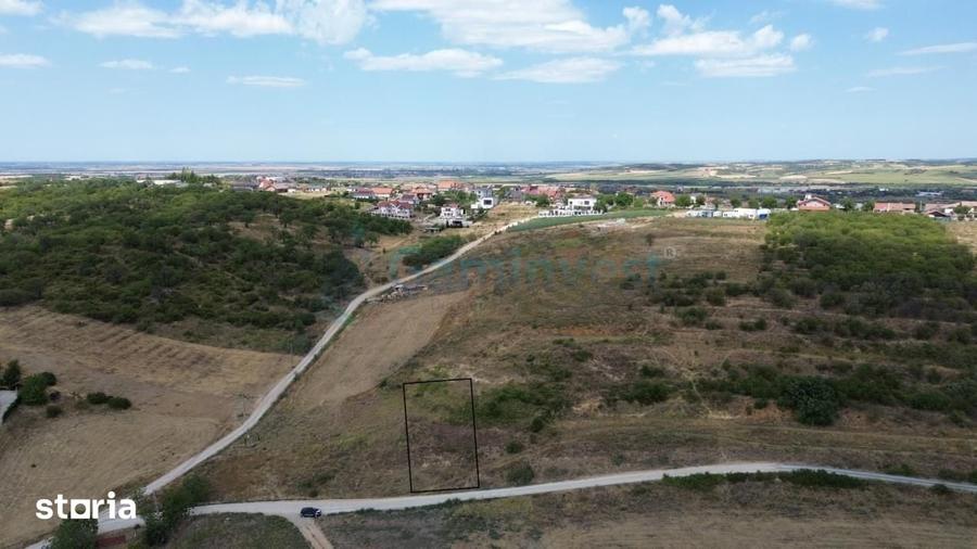 Teren de 968 mp, în Central