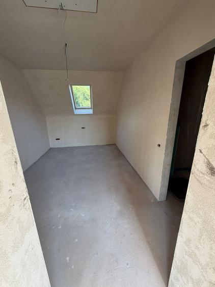 Casă individuală cu 6 camere cu Teren 800 Mp în Feleacu
