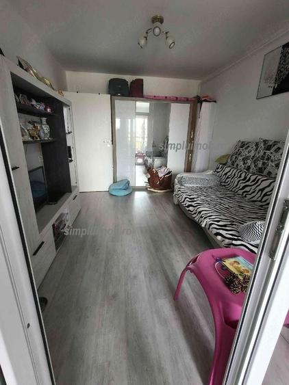 Apartament cu 2 camere decomandat, mobilat în Titan