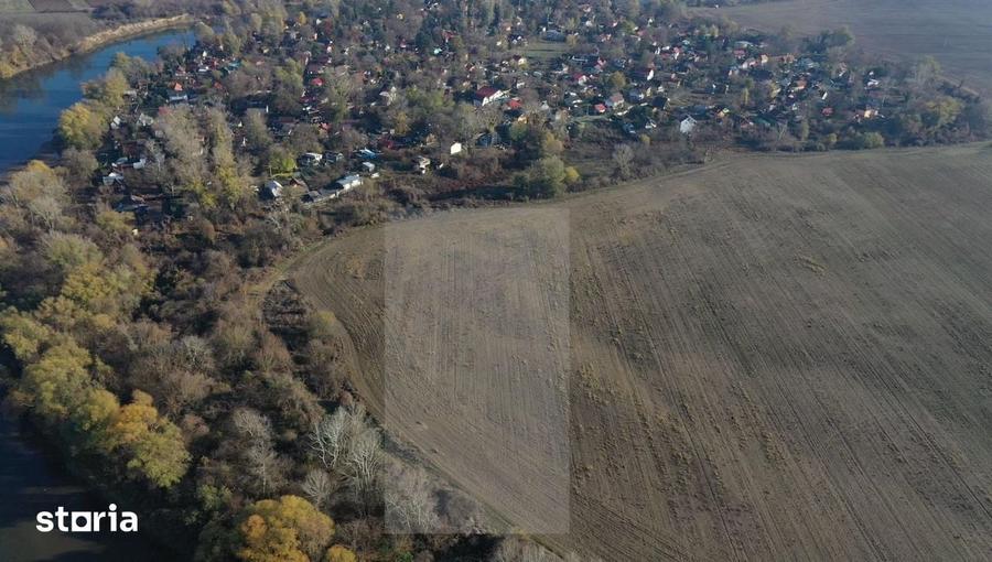 Teren de 19068 mp, în Malul Mureșului