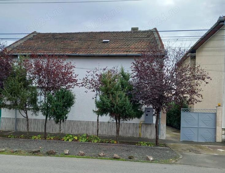 Casă cu 4 camere în Grădiște