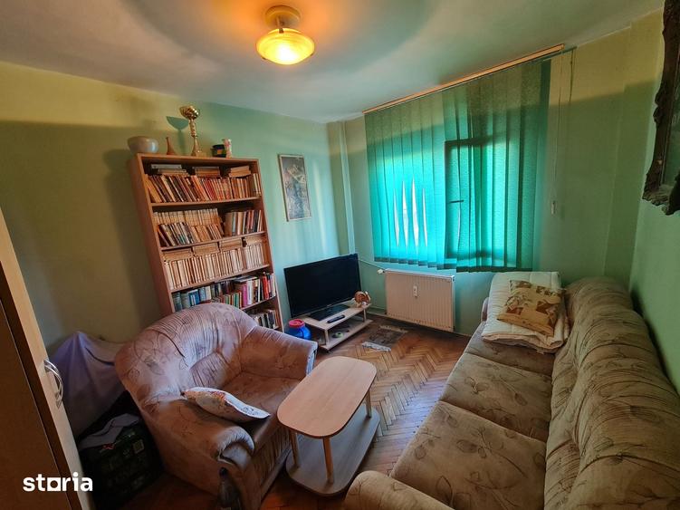 Apartament cu 4 camere în Micălaca