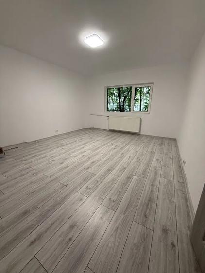 Apartament cu 3 camere decomandat în Ștefan cel Mare