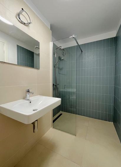 Apartament cu 4 camere semidecomandat în Cișmigiu
