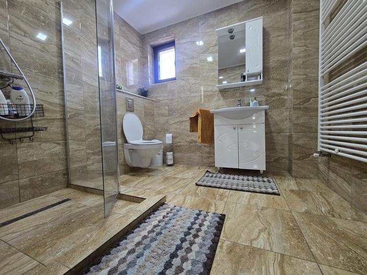 Casă individuală cu 5 camere cu Teren 537 Mp în Buzaului