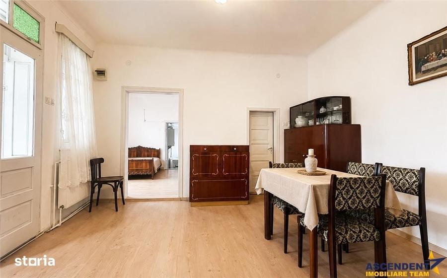 Casă cu 3 camere în Unirii