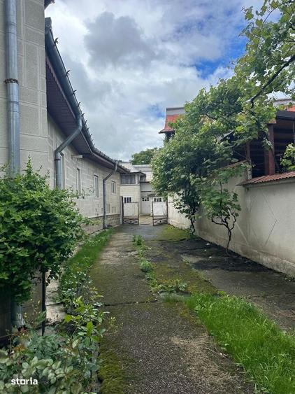 Casă cu 4 camere cu Teren 1800 Mp în Central