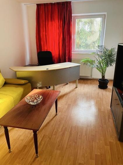 Apartament cu 3 camere decomandat în Craiter