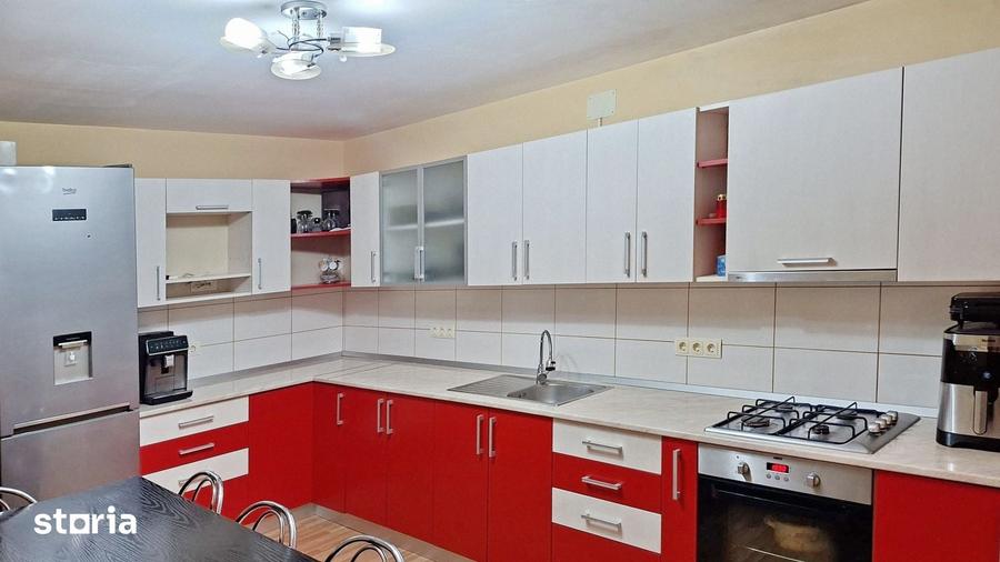Casă cu 5 camere decomandat cu Teren 780 Mp în Săcălaz