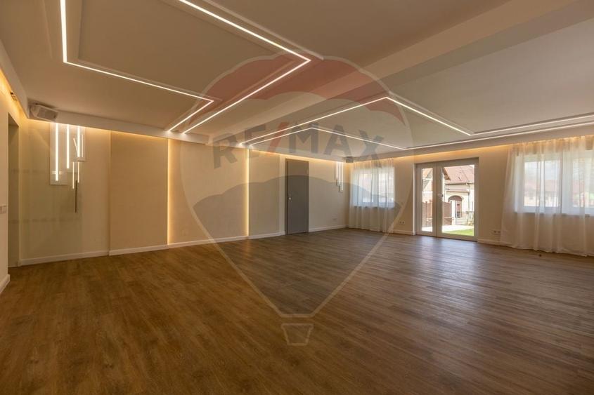 Proprietate specială, de 120 mp, în Rășinari