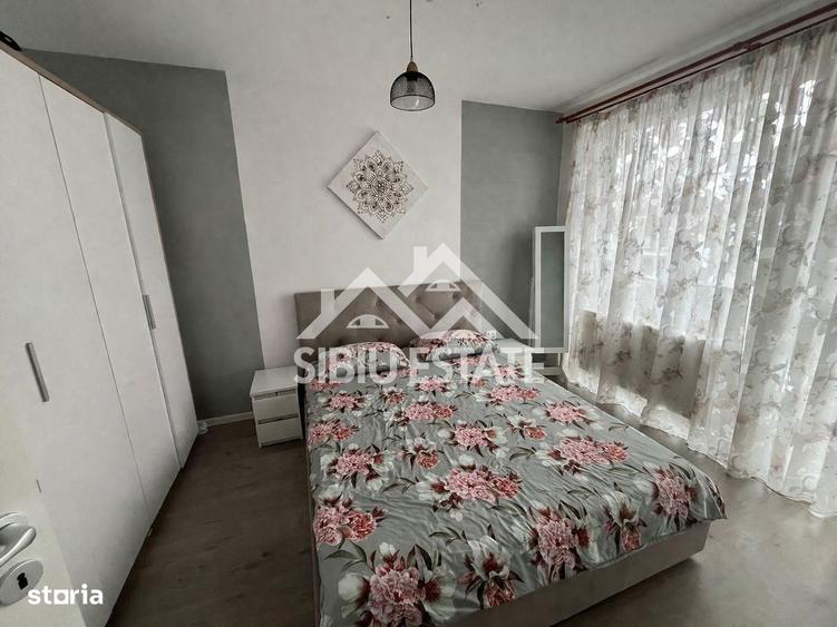 Casa cvadruplex de vanzare 4 camere, curte proprie - 2