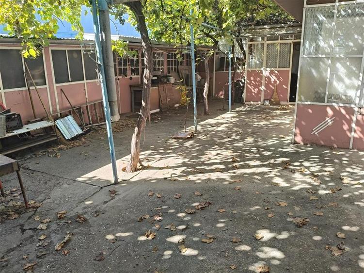 Casă cu 4 camere cu Garaj în Chercea