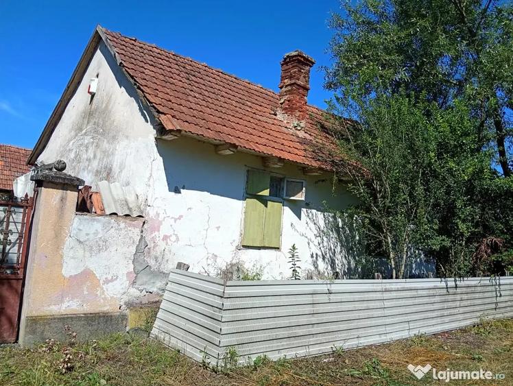Casă cu 2 camere cu Teren 1700 Mp în Bulci