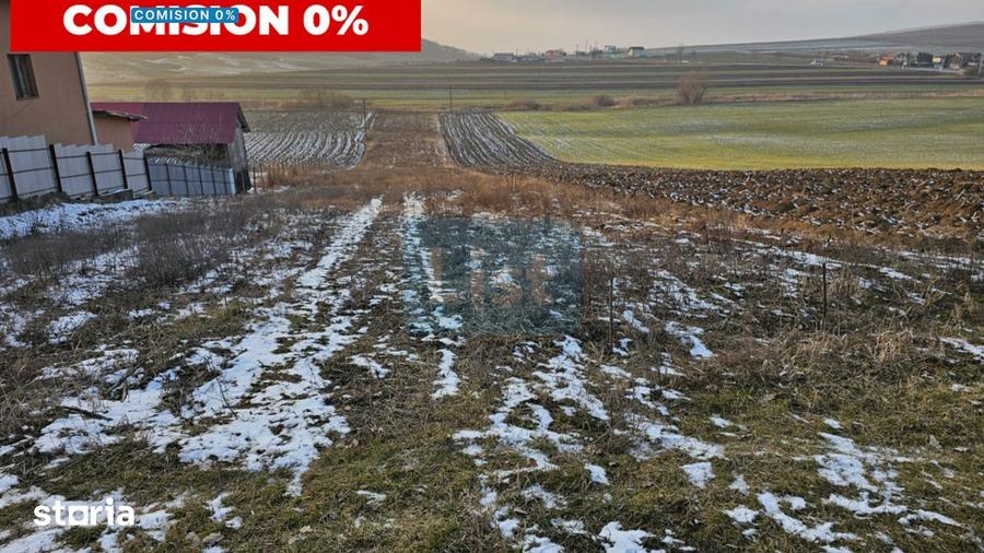 Teren de 4300 mp, în Urecheni