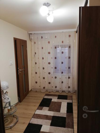 Casă cu 4 camere în Aurora