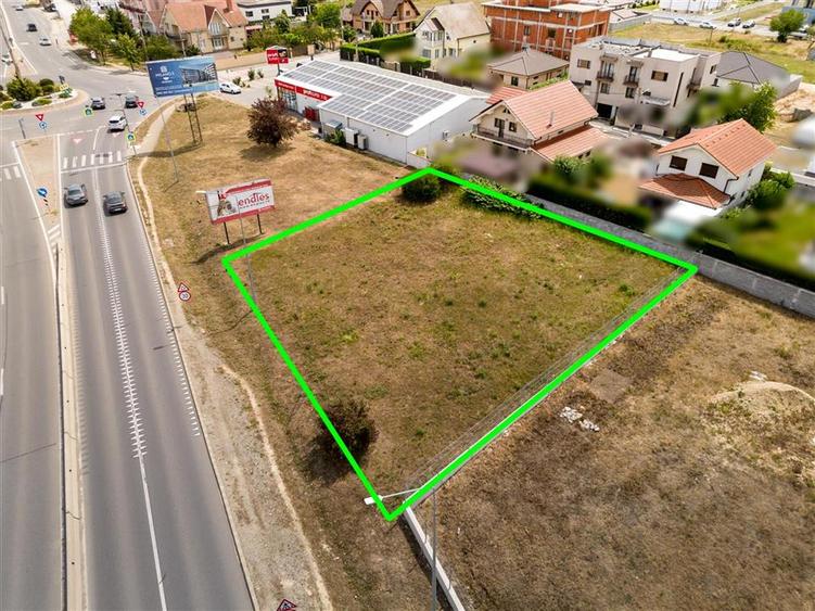 Teren intravilan de 872 mp, în Sânmartin