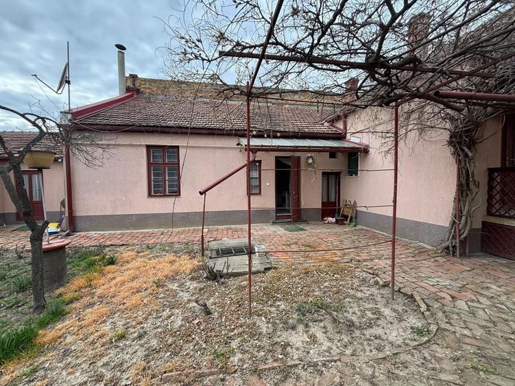 Casă individuală cu 3 camere cu Canalizare în Șagului