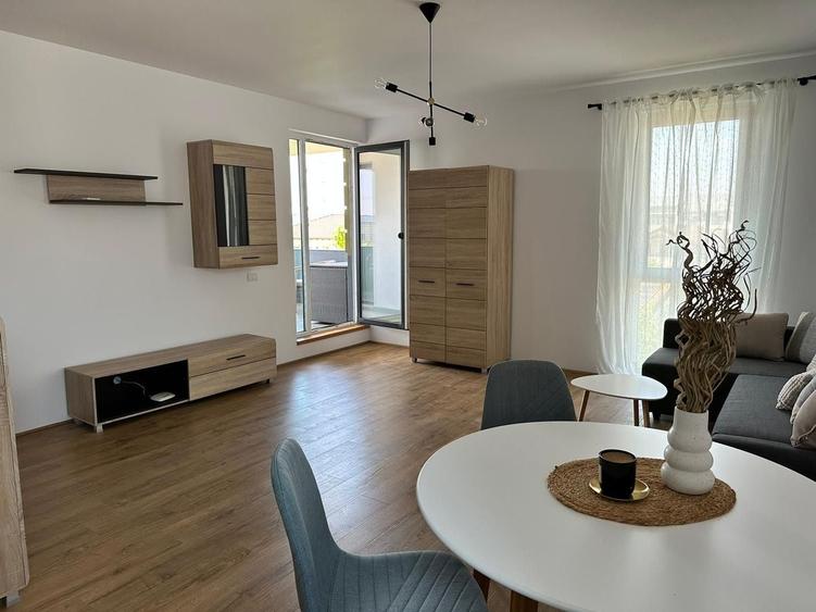 Apartament cu 2 camere semidecomandat, mobilat în Dumbrăvița
