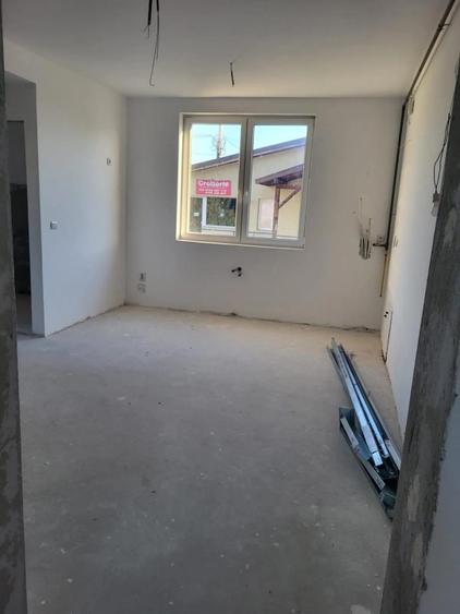 Apartament cu 3 camere semidecomandat în Apahida