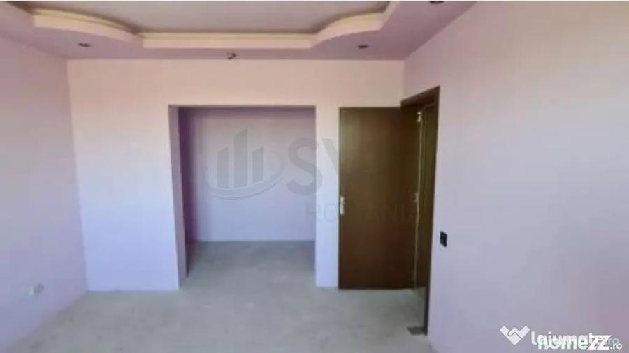 Casă cu 6 camere cu Teren 390 Mp în Central