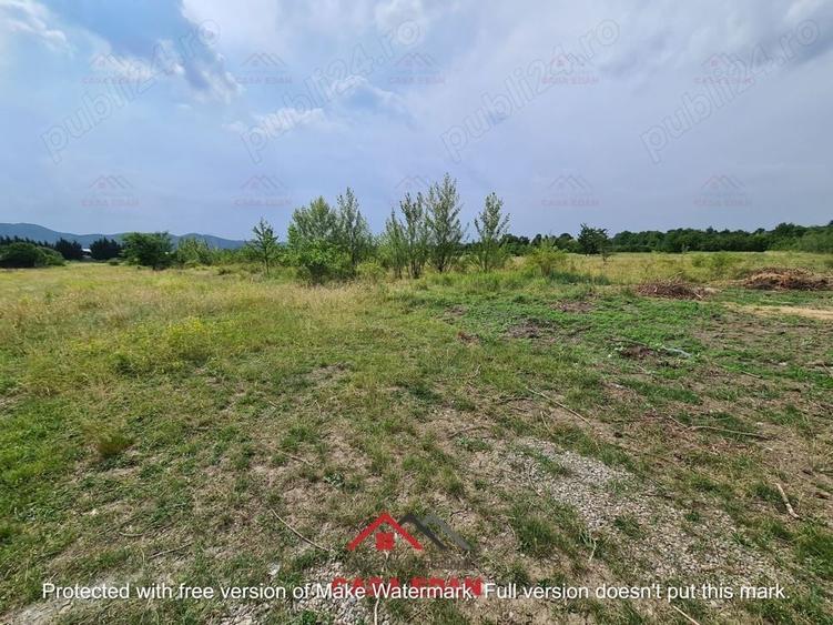 Casă cu Teren 925 Mp în Bănești