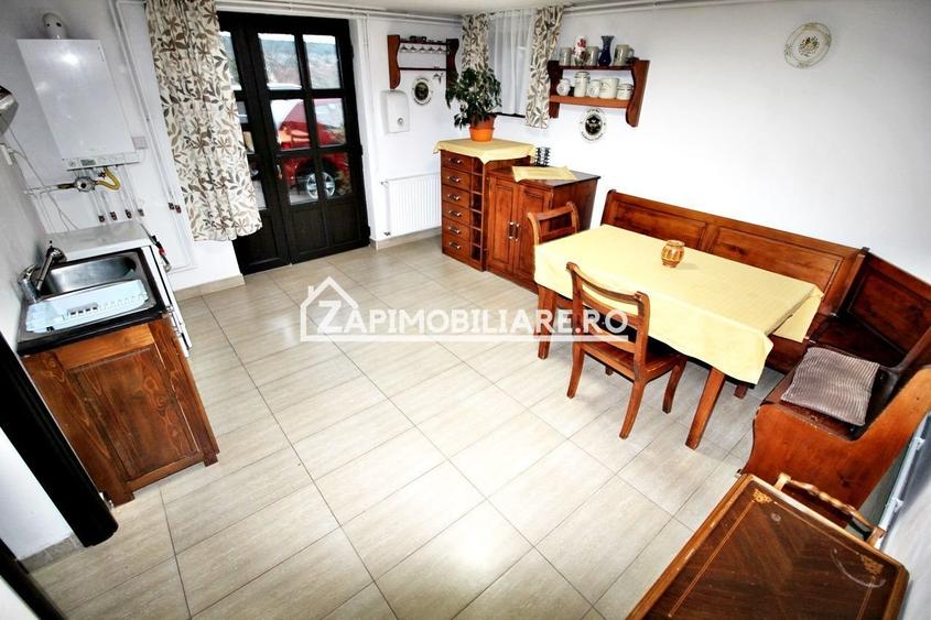 Casă individuală cu 3 camere cu Canalizare în Corunca