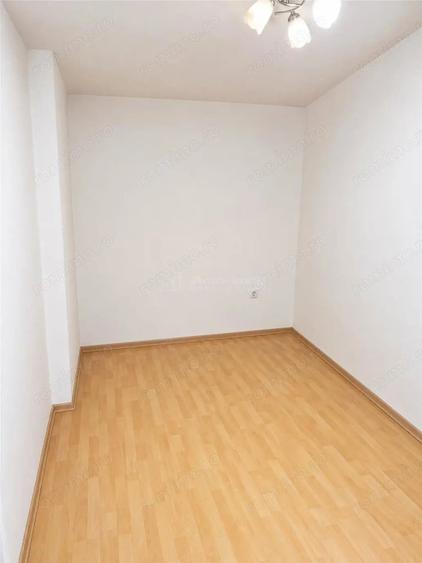 Apartament cu 2 camere nedecomandat în Decebal
