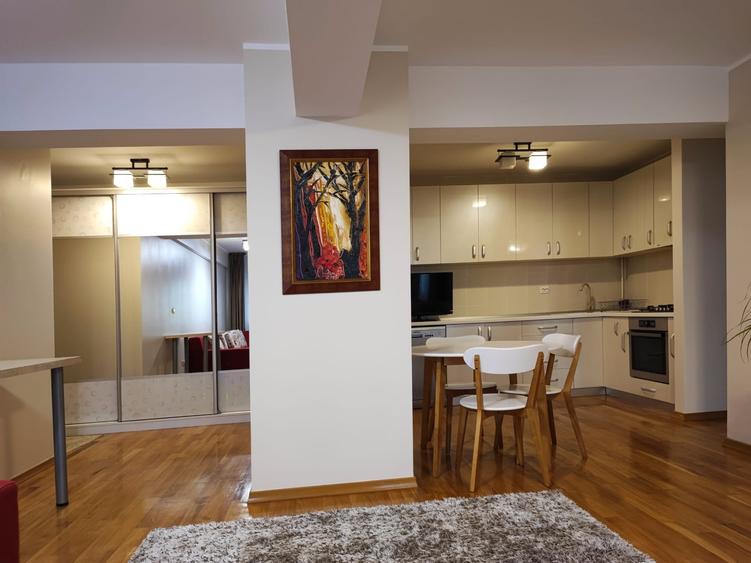 Apartament cu 2 camere semidecomandat în Est