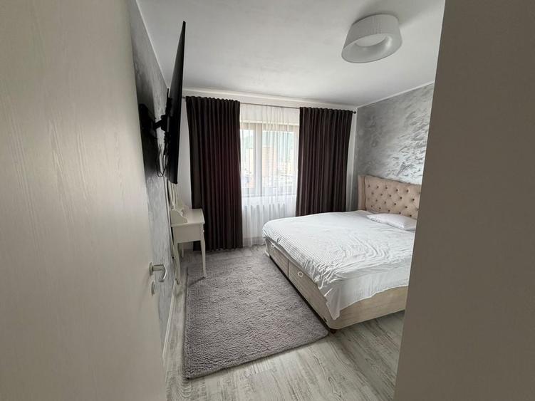 Apartament cu 2 camere decomandat în Noua