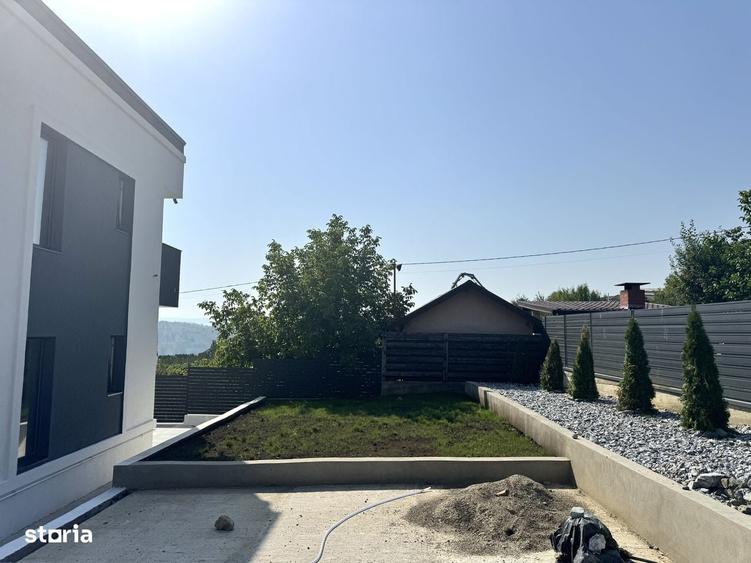 Casă cu 3 camere cu Teren 270 Mp în Rediu