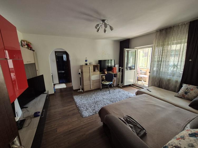 Apartament cu 2 camere decomandat în Ostroveni