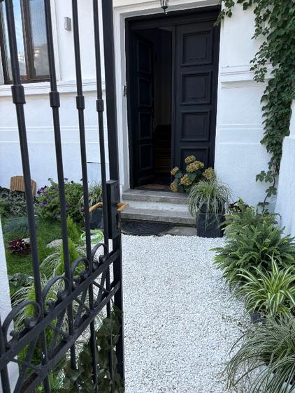Apartament cu 4 camere decomandat în Universitate