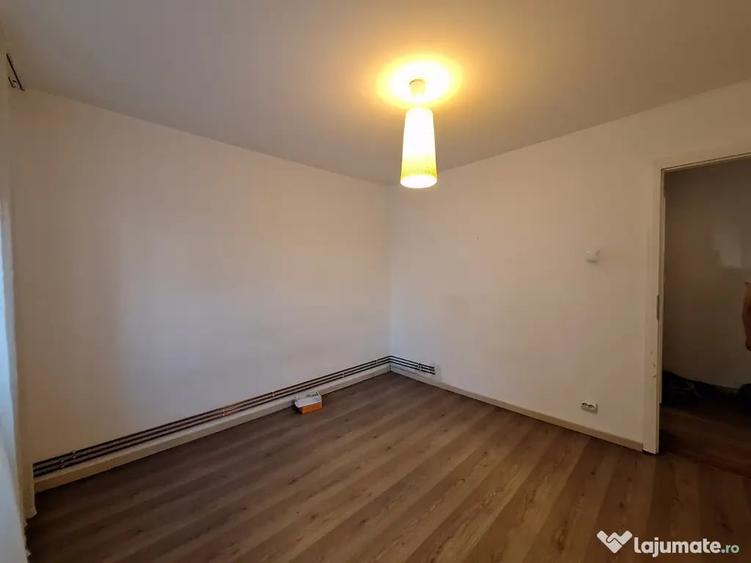 Apartament cu 3 camere decomandat în Dorobanților
