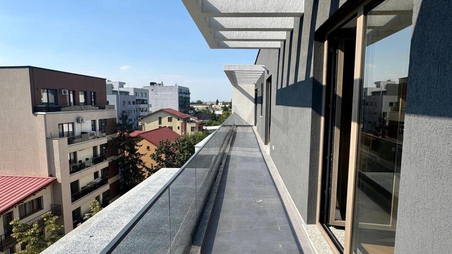 Apartament cu 3 camere decomandat în Aviației