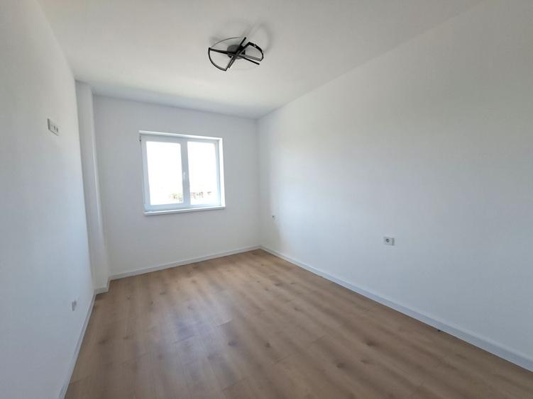 Apartament cu 3 camere decomandat în Vest