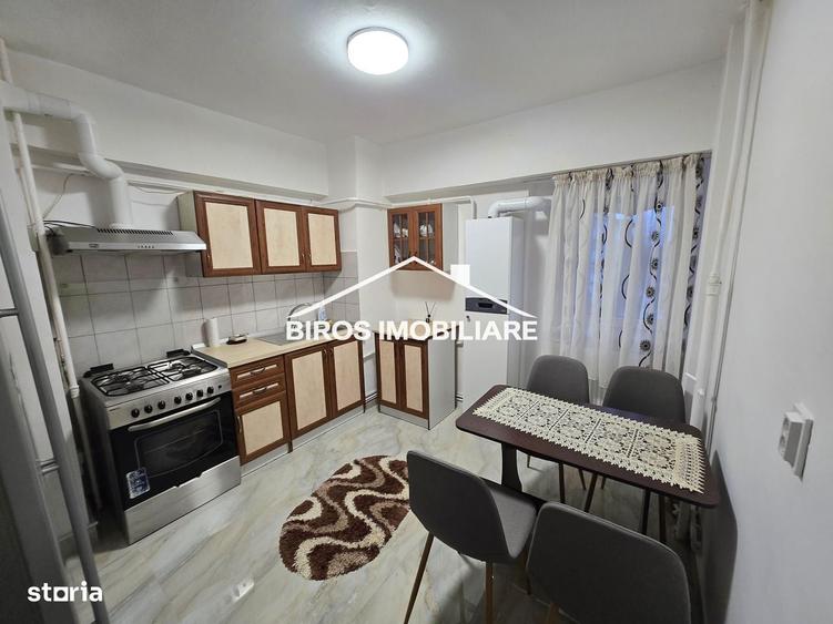 Apartament cu 4 camere în Rovine