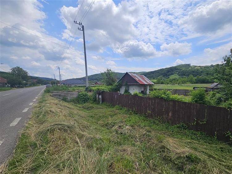 Casă cu 2 camere cu Teren 300 Mp în Luncani